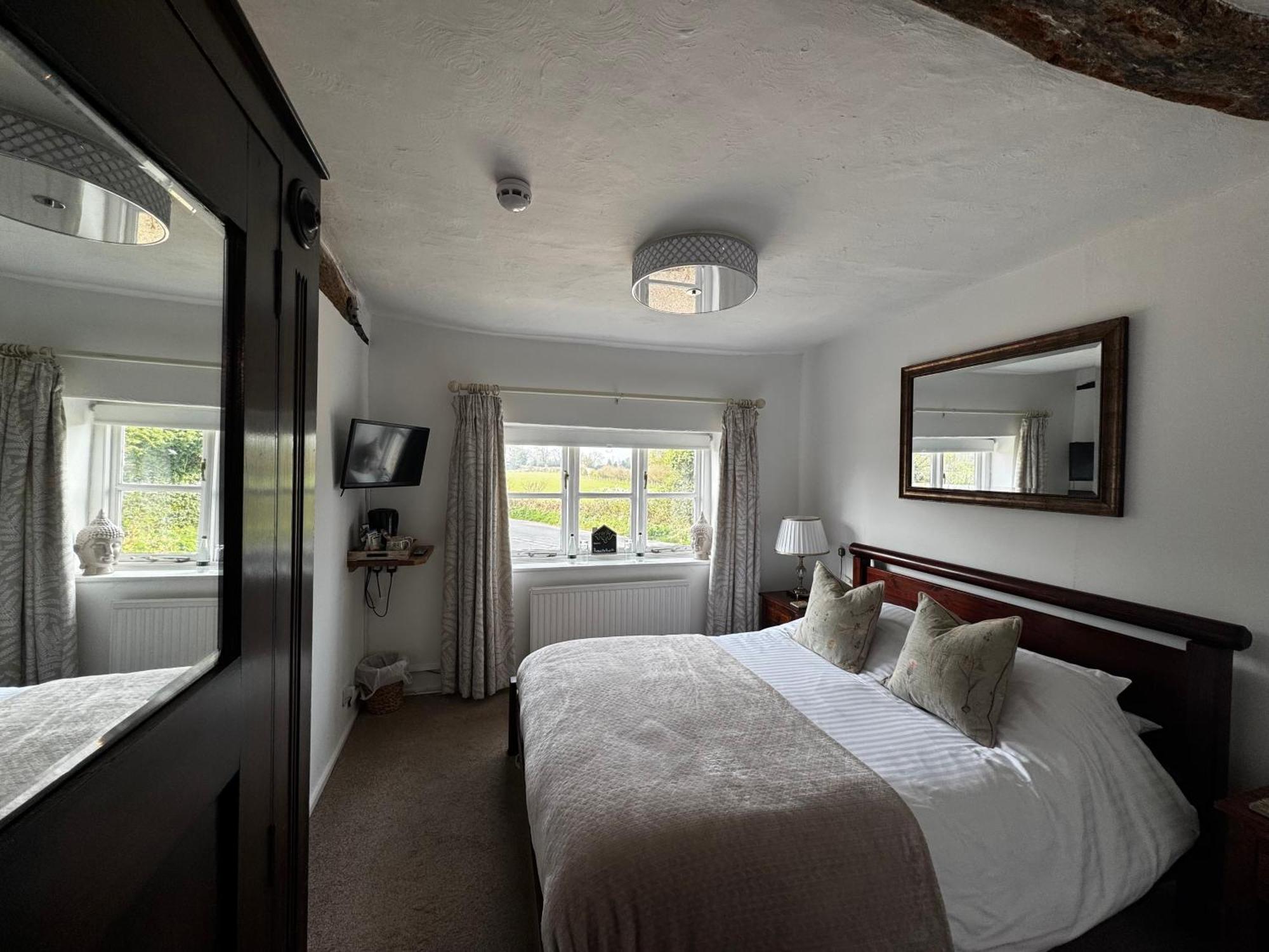 The Bowl Inn Charing Экстерьер фото