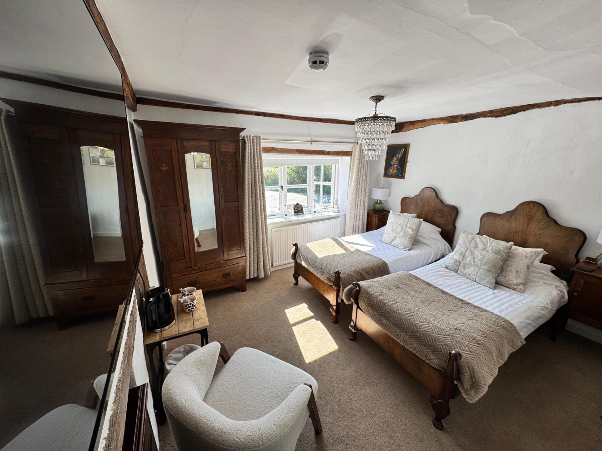The Bowl Inn Charing Экстерьер фото